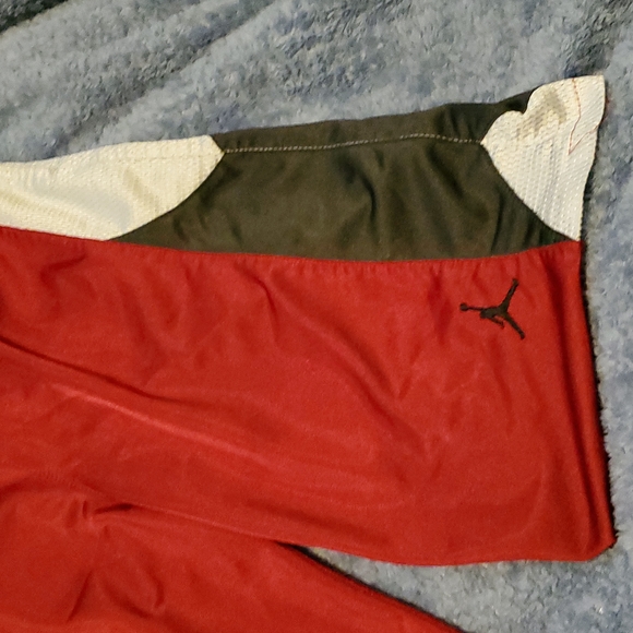 [Item 7]Jordan basketball shorts w/ drawstring and pockets - Picture 2 of 3